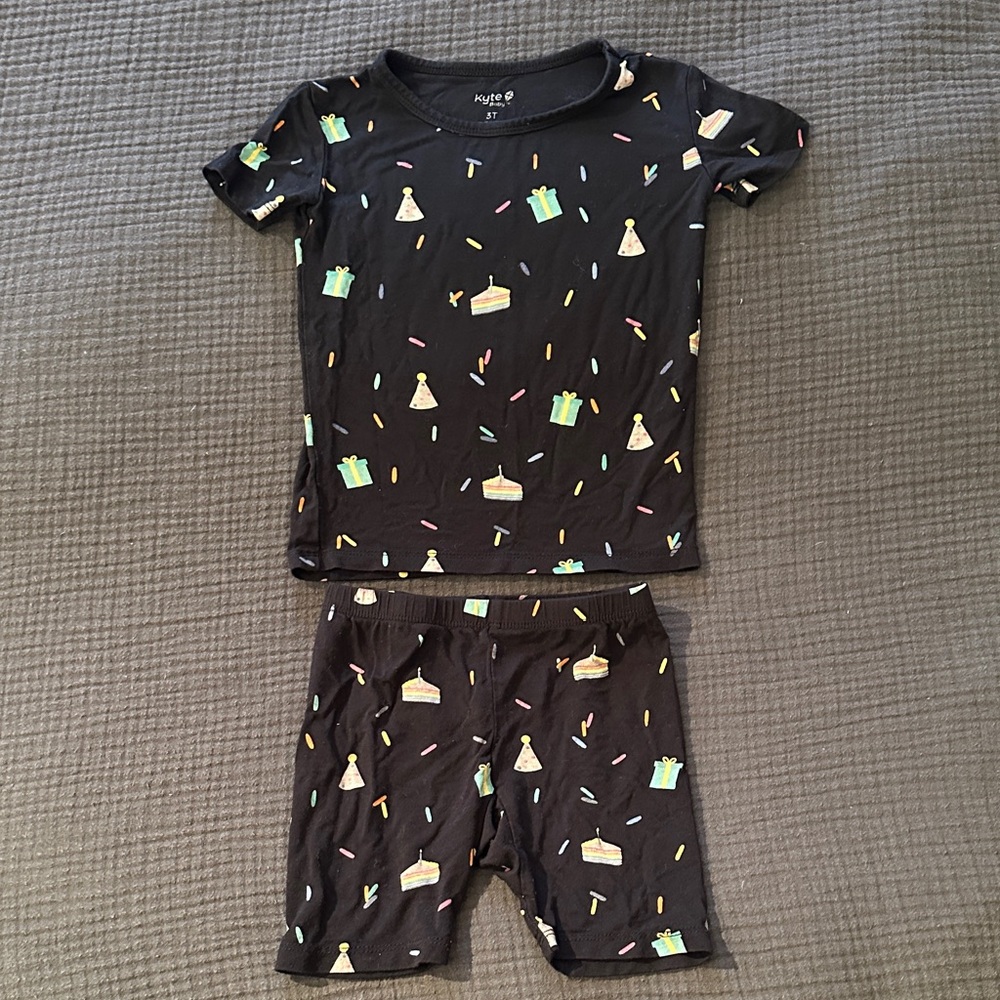 Kyte BABY Midnight Party short sleeved pajama pajama